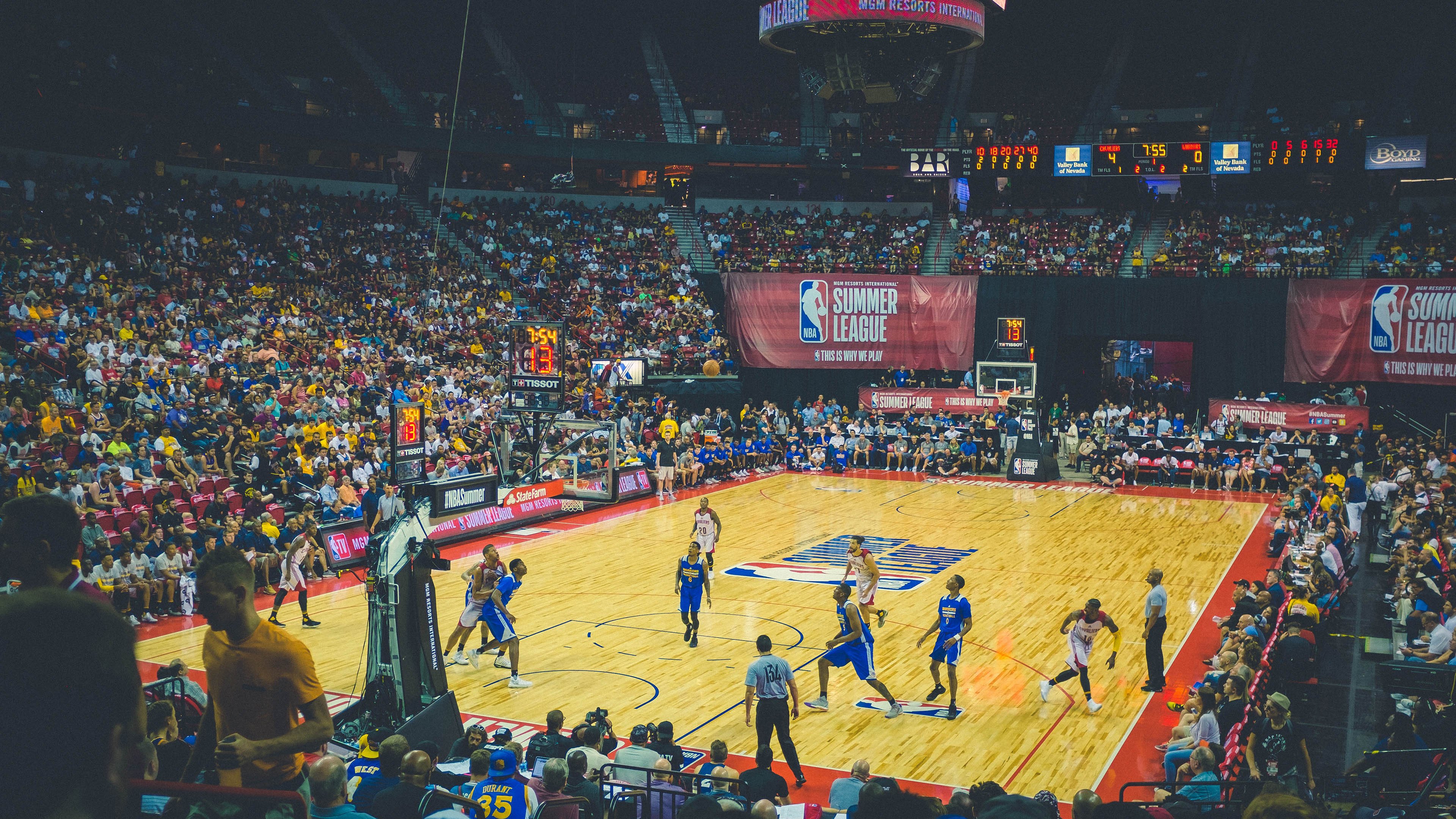 美洲杯激情巡演:明星表演令人热血沸腾,美洲杯经典比赛